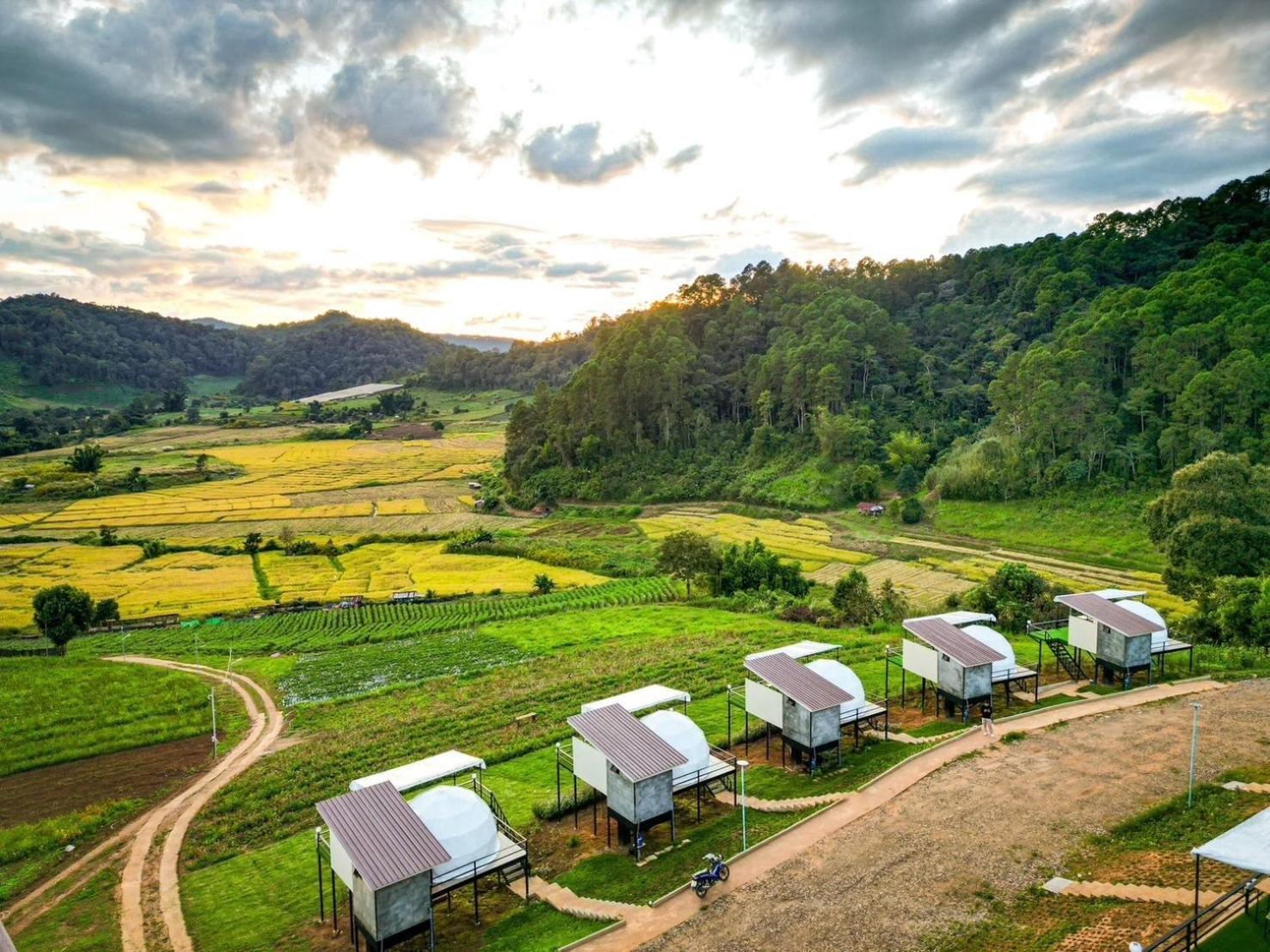 Luxury tent สวนไร่รุ่งอรุณ Suan Rai Rungarun *